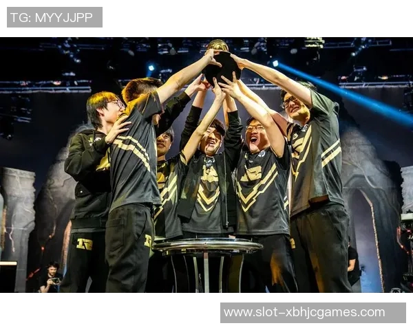 电竞比分英雄联盟专题深度解析RNG战队默契配合与战术执行